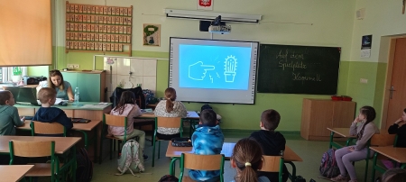 ZAJĘCIA O AUTYZMIE W KLASIE 2C – UCZYMY SIĘ AKCEPTACJI I EMPATII