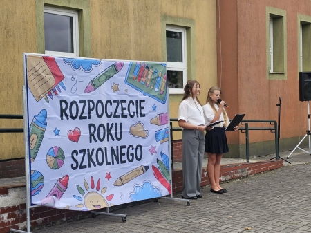 ROZPOCZĘLIŚMY NOWY ROK SZKOLNY!